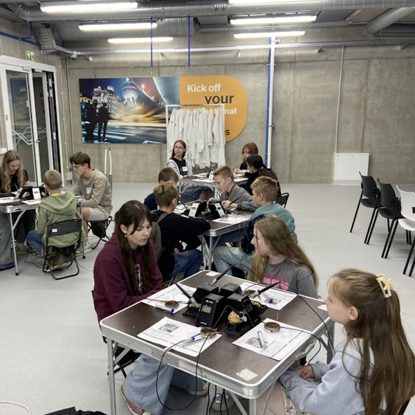 Moksleiviai tyrinėjo ateities technologijas